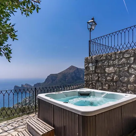 شقة Neranya - Capri ماسّا لوبْرينسِ